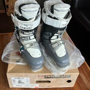 Womens ski boots (used once) 
Dalbello, Size 7 
 4 sell now  $150.